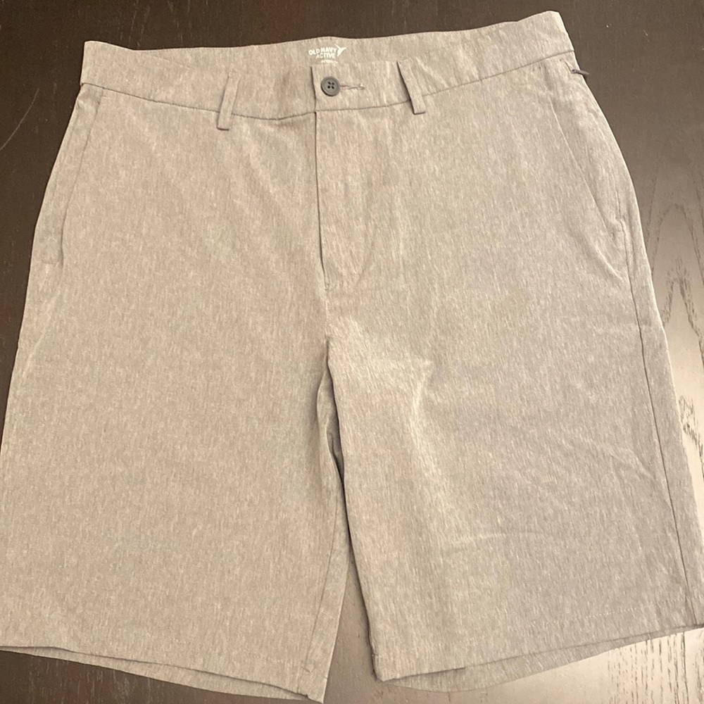 NWOT Old Navy active shorts